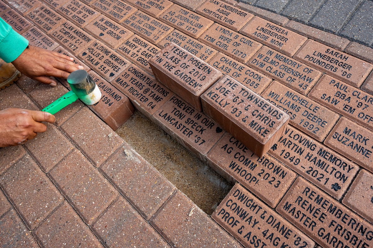 Leave a legacy at the Leach Teaching Gardens