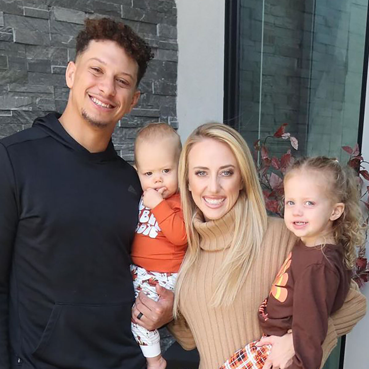 Patrick Mahomes, Brittany Mahomes, Sterling Mahomes, Bronze Mahomes, Thanksgiving 2023, Instagram