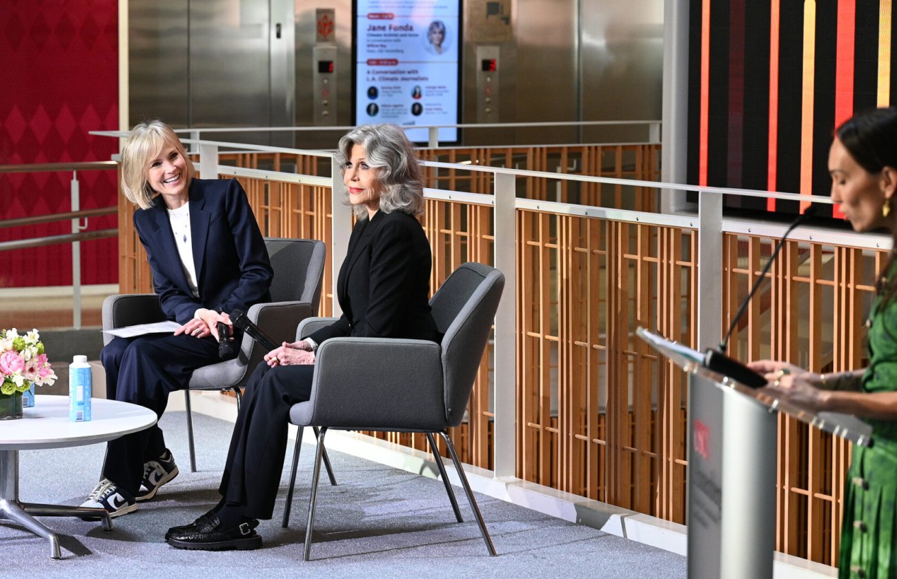 USC Annenberg Dean Willow Bay, left, and Jane Fonda, center, are introduced by Allison Agsten, director of USC Annenberg’s Center for Climate Journalism and Communication. (USC Photo/Alan Mittelstaedt)