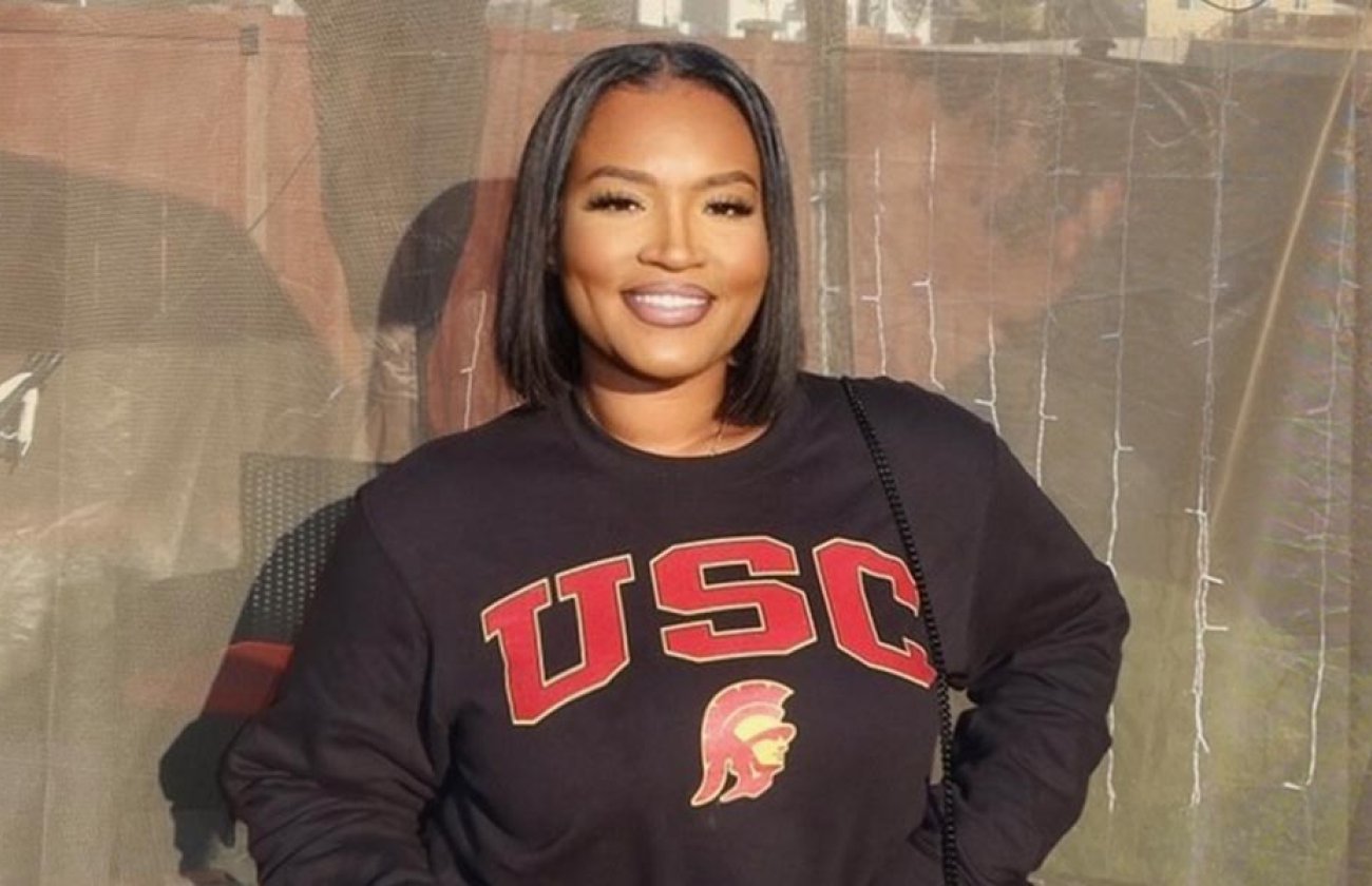 Etolia Stinson poses in USC sweater 