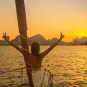 ﻿Paseo en velero al atardecer