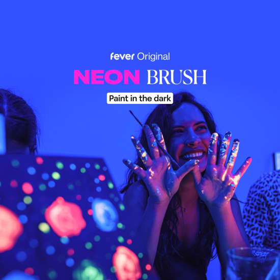 Neon Brush: Workshop de Pintura e Drinks no Escuro!