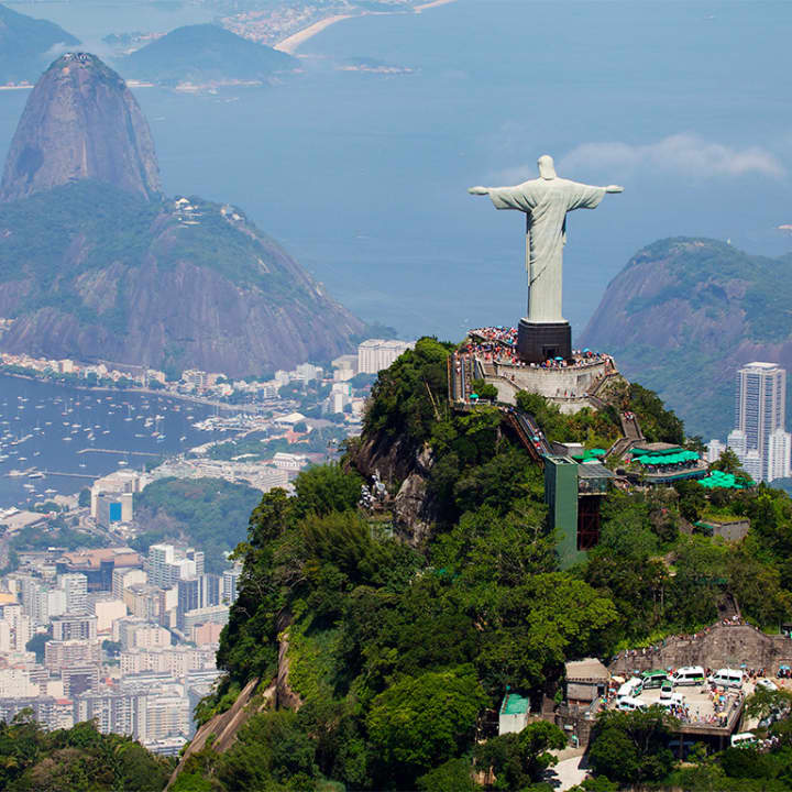 ﻿Cristo Redentor sin colas en el Tren del Corcovado