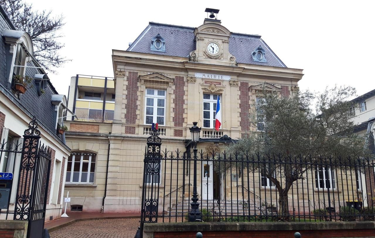 <b></b> L’hôtel de ville de Saint-Maurice pourrait avoir une annexe place Montgolfier, dans le programme du maire sortant LR Igor Semo.