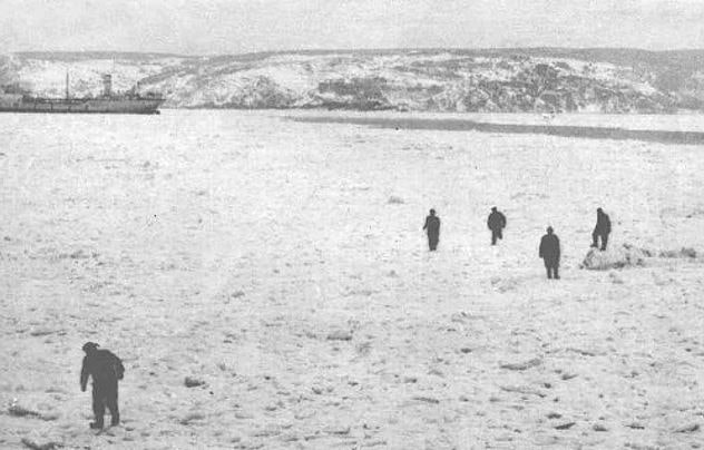 Bosphorus frozen