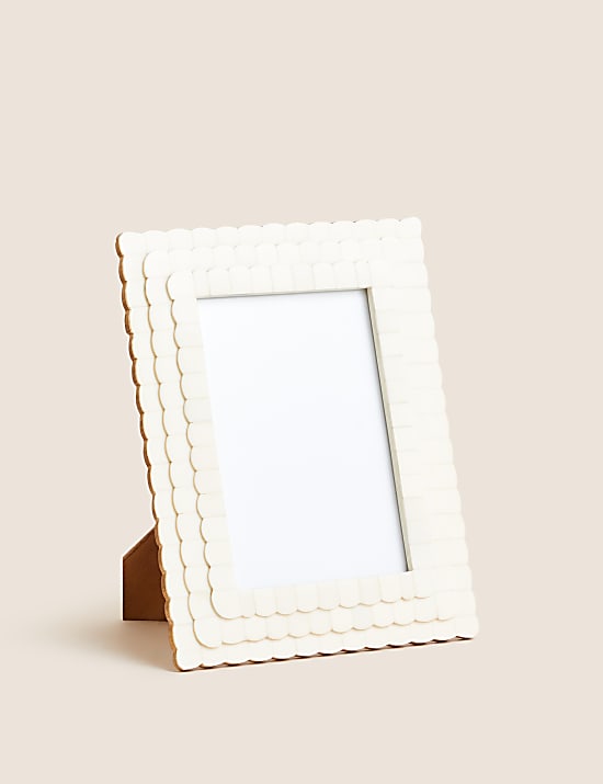 Scalloped Photo Frame 5x7 Inch