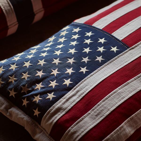 flag us cushion detail 2