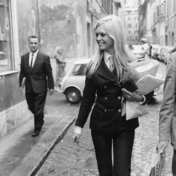 31 Ways to Channel Brigitte Bardot’s Classic French Girl Style Now