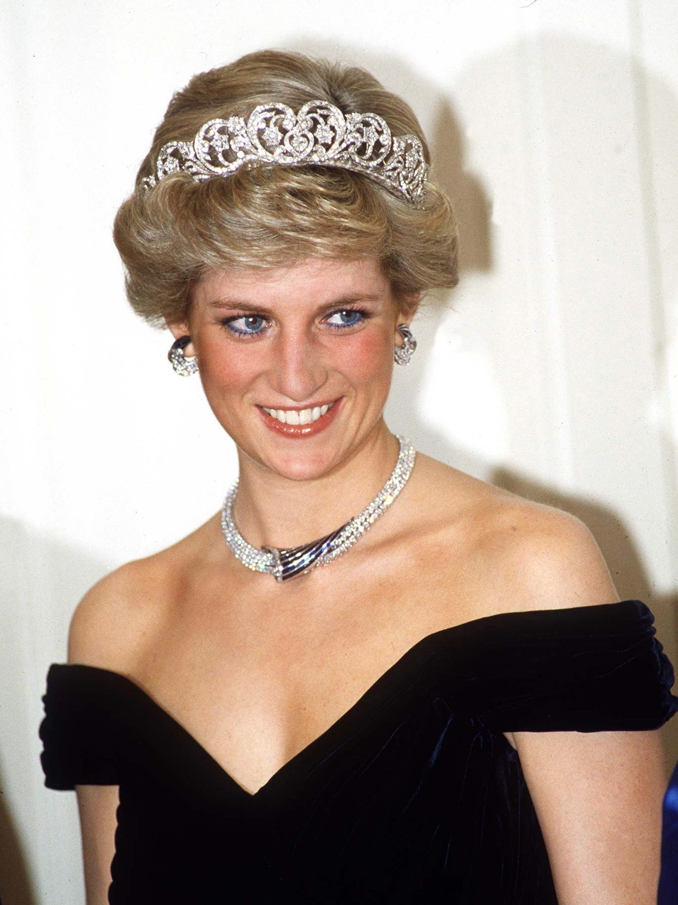 Image may contain Necklace Jewelry Accessories Accessory Human Person Diana Princess of Wales and Evening Dress