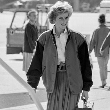 You Can Now Buy An Even Chicer Version Of Princess Diana’s Vanity Case Bag