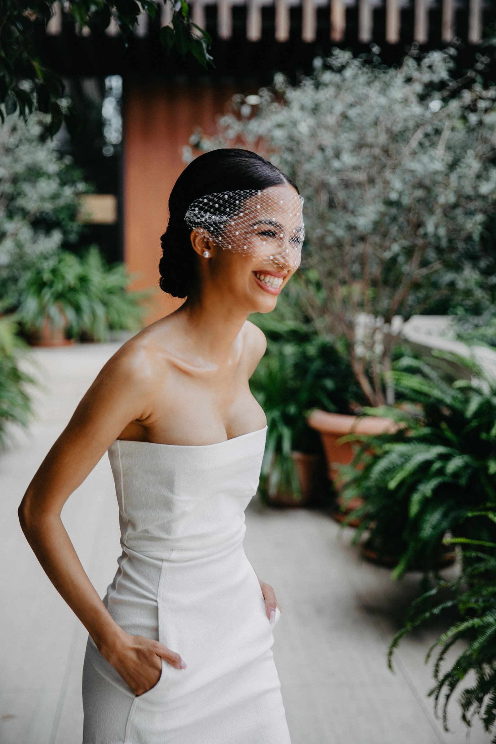 Chloë Chevalier put a Gigi Burris veil over her chignon.