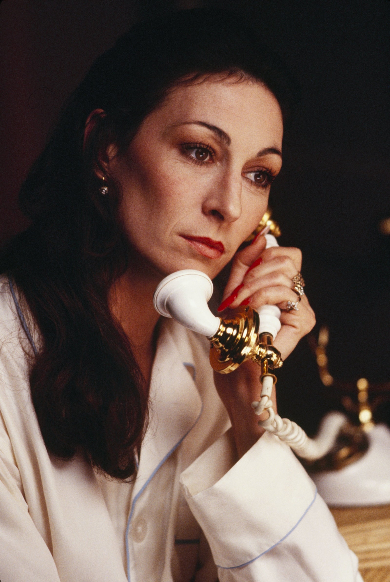 A Look Back at Anjelica Hustons Best Vintage Beauty Moments