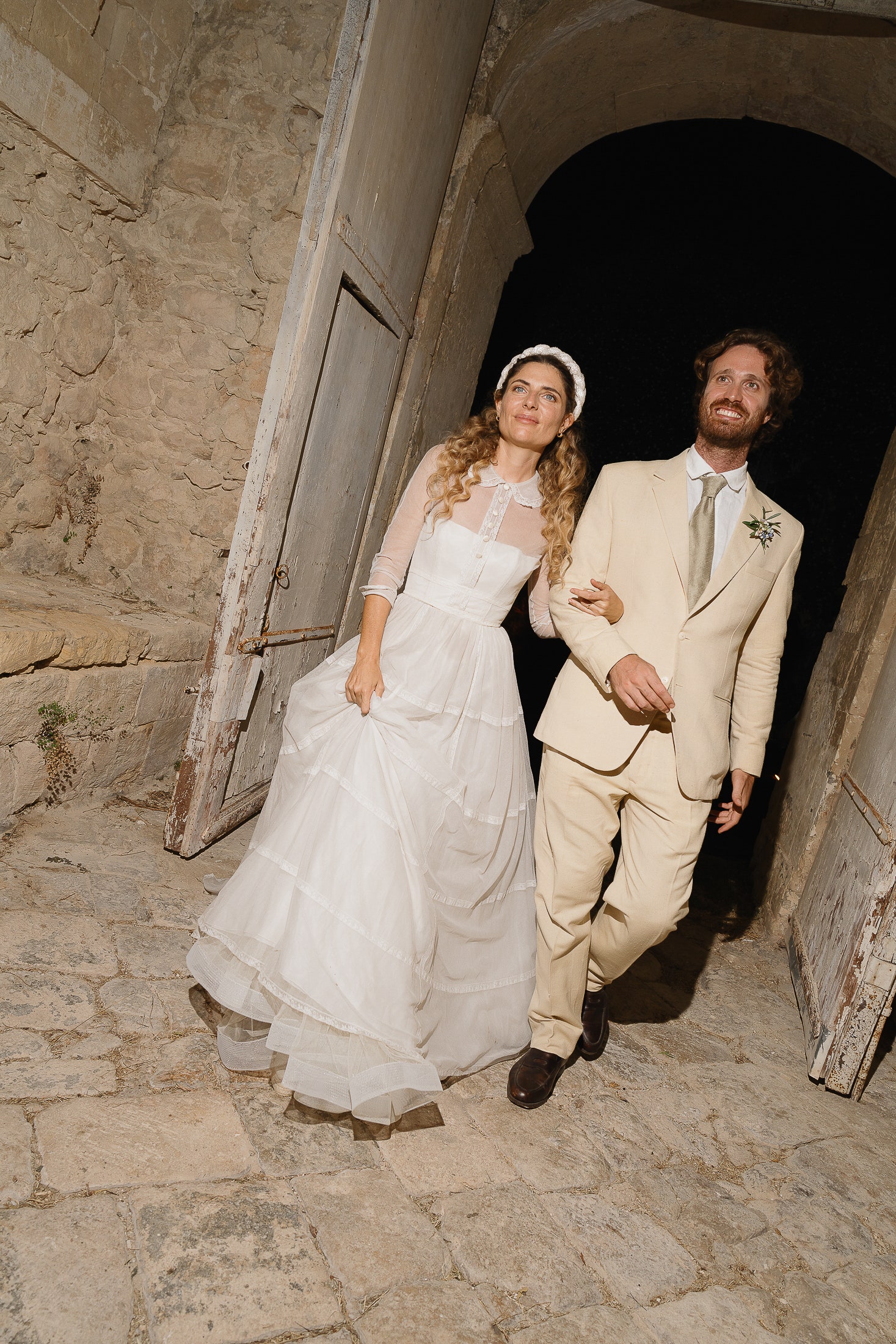 Lucrezia Bonaccorsi Beccaria wore a bridal headband to her reception in Sicily.