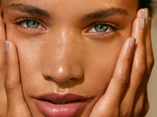 This Is Why You Should Add a Facial Exfoliator to Your Skin-Care Routine