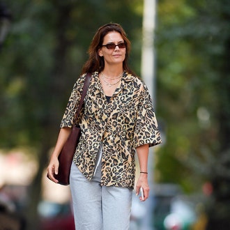 Katie Holmes Is Summer Up Top, Autumn Down Below