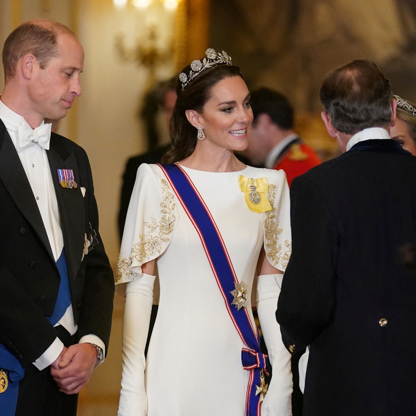 Kate Middleton, the Princess of Wales wears a spectacular “forgotten” diamond flower tiara to a Buckingham Palace state banquet