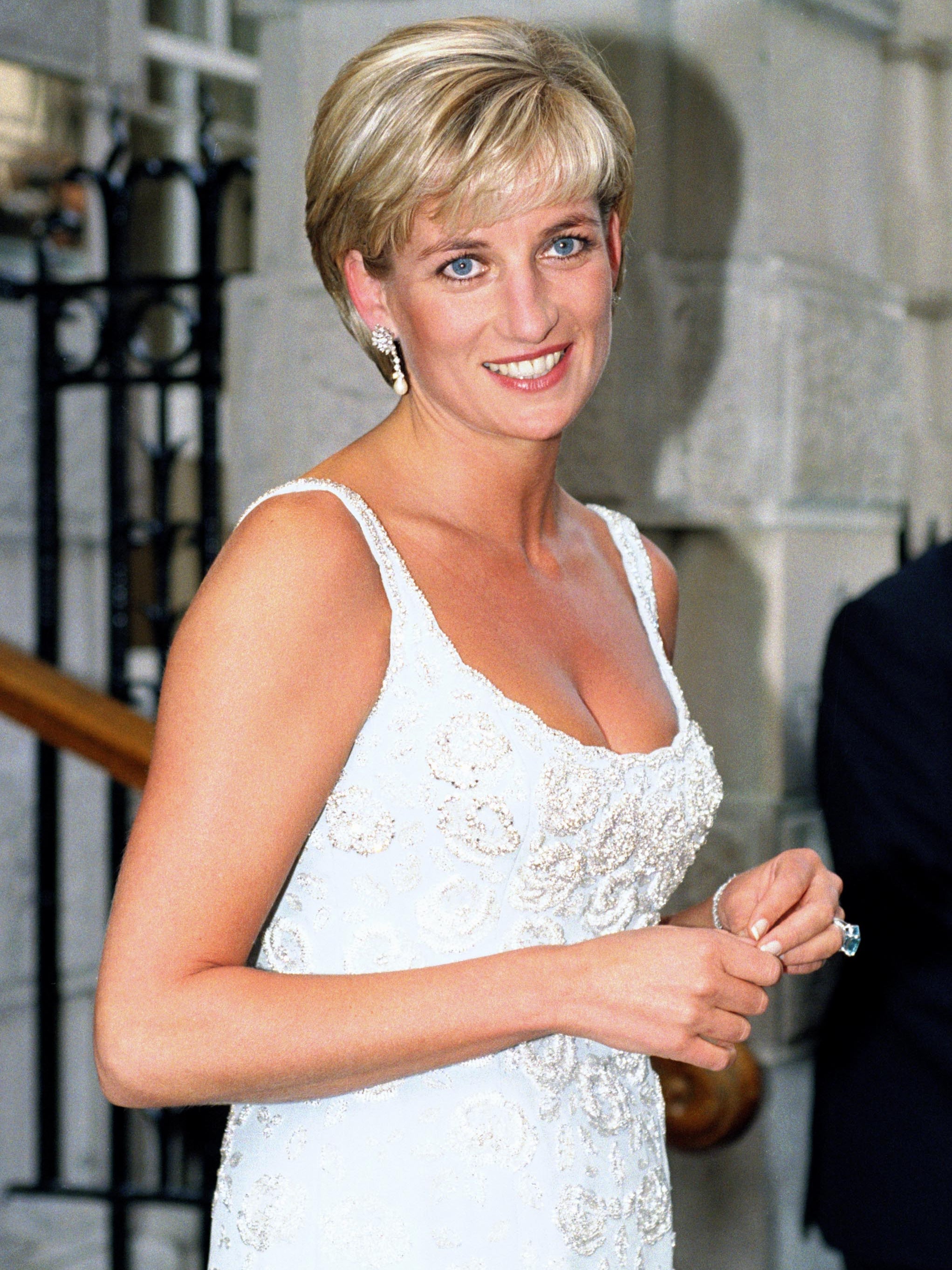 Princess Diana loved this classic 90s manicure