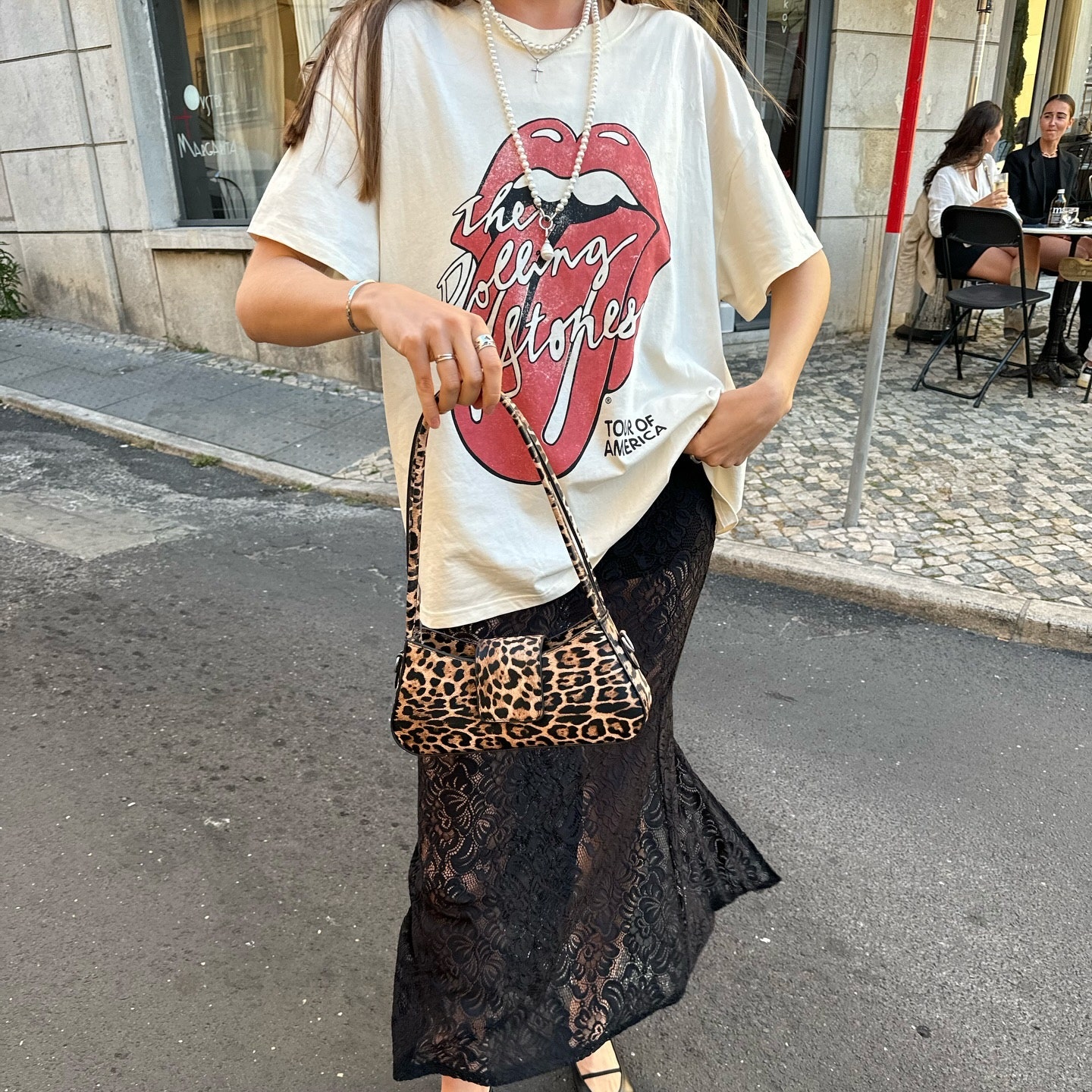 How to style a long skirt and T-shirt in 8 unexpected ways