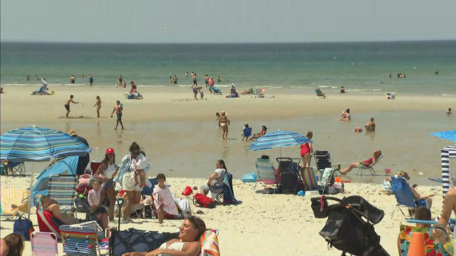 ( Dennis, MA,07/05/17) General beach scenes at Mayflower Beach after a group of teens were arrested for lewd acts on the beach. Wednesday, July 05, 2017. (Staff photo by Stuart Cahill) 