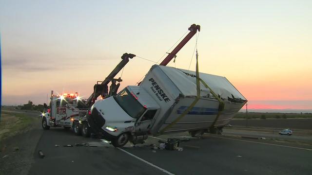 7am-vo-hwy-70-truck-ax-kmaxb97x.jpg 