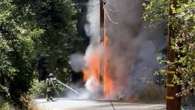 Santa Cruz power pole fire 