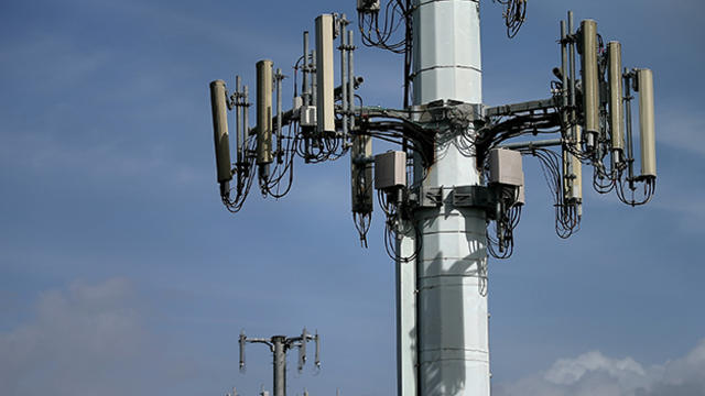 5g-towers1.jpg 