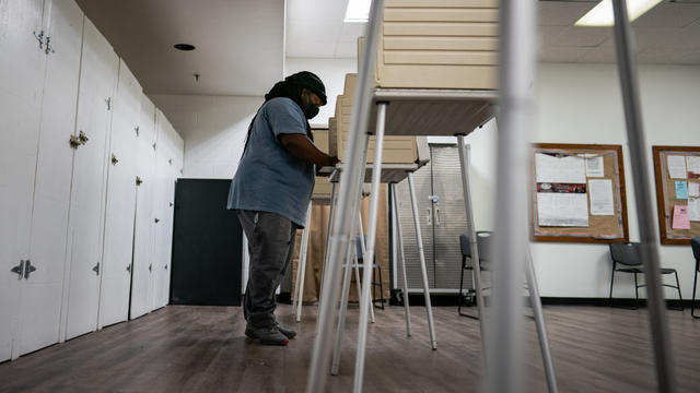 GettyImages-Detroit-Voting-1229097374.jpg 