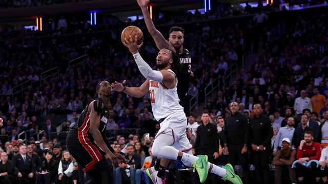 knicks-heat-game-2-jalen-brunson-1.jpg 