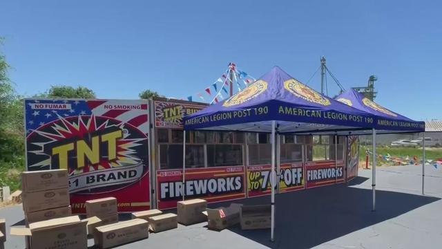 fireworks-stand.jpg 