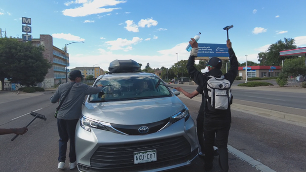 windshield-cleaning-crews-raw-mg-frame-2950.png 