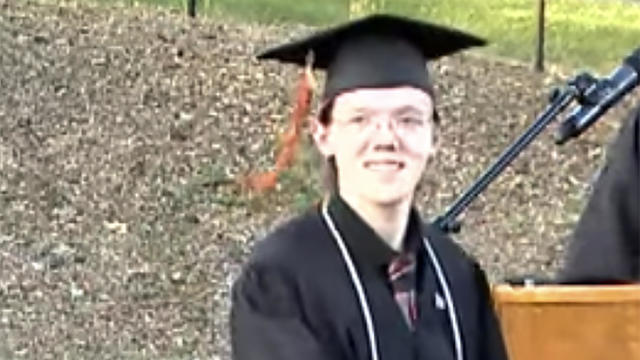 High school graduation photo of Thomas Matthew Crooks 