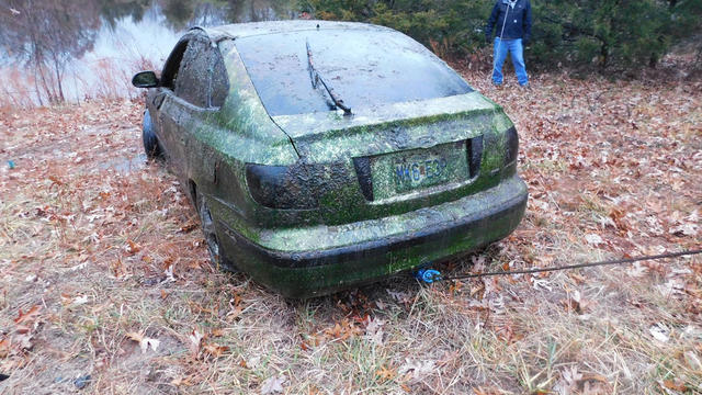 missouri-pond-car.jpg 