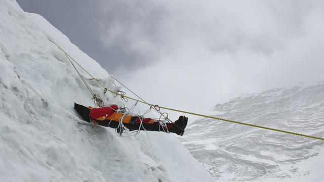 NEPAL-ENVIRONMENT-POLLUTION-EVEREST 