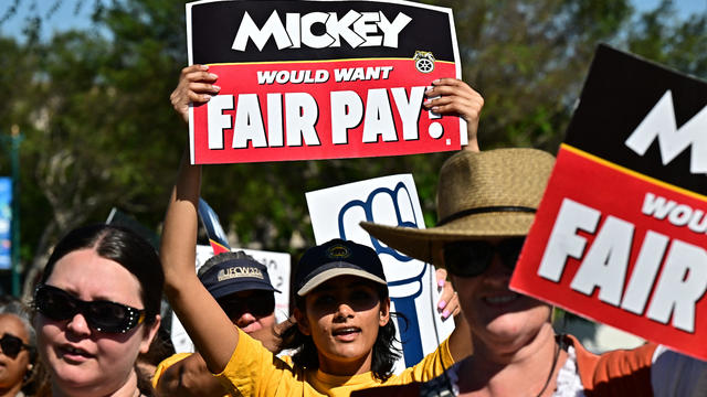 US-LABOUR-UNIONS-PROTEST-DISNEY 