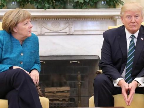 trump_merkel_saludo_lenguaje_corporal