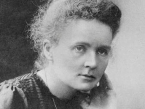 Marie Curie, científica. Foto: Tomada del libro 'Grandes entrevistas de la historia'. (Imagen disponible en eltiempo.com : https://www.eltiempo.com/vida/ciencia/entrevista-con-marie-curie-ganadora-de-dos-nobel-en-fisica-y-quimica-146080)