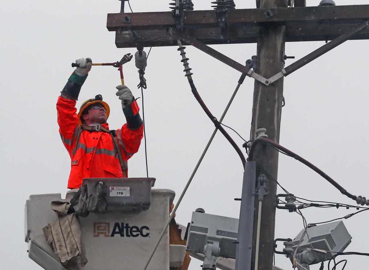 Atlantic City Electric worker