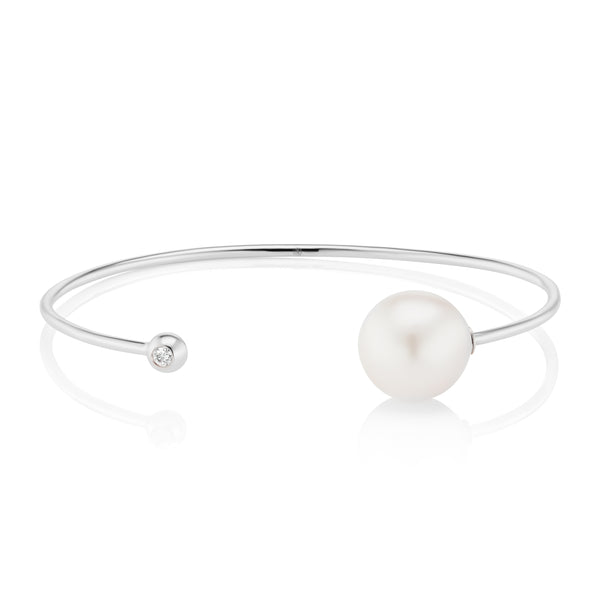 Aura Pearl Bangle