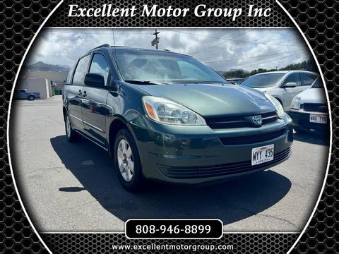 2004 Toyota Sienna.