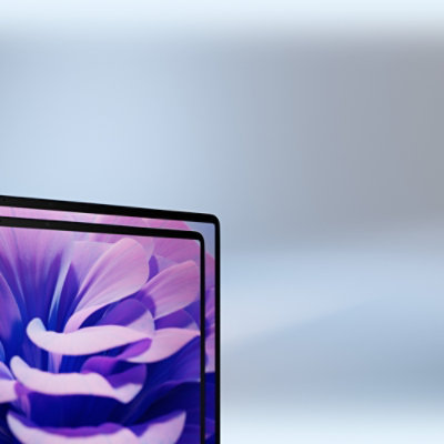  Velký obrázek videa s funkcemi Surface Laptopu prezentující dvě velikosti displeje, tenký rámeček a obrazovku.