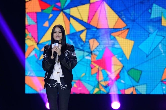 Madison-Beer_-Speaks-on-stage-during-We-Day-at-KeyArena–02-662×441