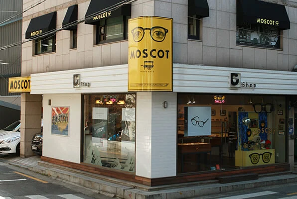 The MOSCOT Seoul Shop exterior