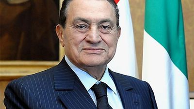 The President of the Republic Giorgio Napolitano at the Quirinale Palace (cropped out), shakes hands with the President of Egypt, Hosni Mubarak, Rome, Oct. 17, 2009. egypt protests 2011, protests in egypt 2011