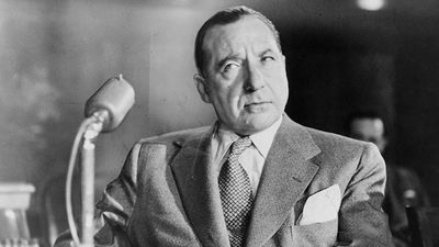 Frank Costello testifying before the U.S. Senate investigating committee headed by Estes Kefauver, 1951.