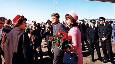 President and Mrs. Kennedy at Love Field, Dallas, Texas, November 22, 1963. President John F. Kennedy, President Kennedy, Jacqueline Kennedy Onassis, Kennedy's assassination