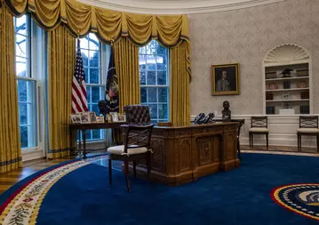 Resolute desk