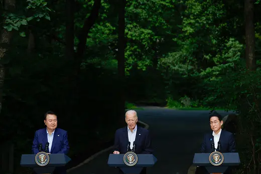 U.S. President Joe Biden, Japanese Prime Minister Kishida Fumio, and South Korean President Yoon Suk Yeol attend a joint press conference at Camp David, near Washington, DC.