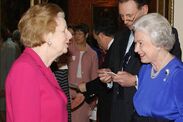 margaret thatcher curtsy queen elizabeth ii pictures