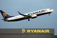 airport-worker-issues-warning-ryanair-travel