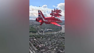 View from Red Arrows cockpit shows Trooping the Colour flypast 